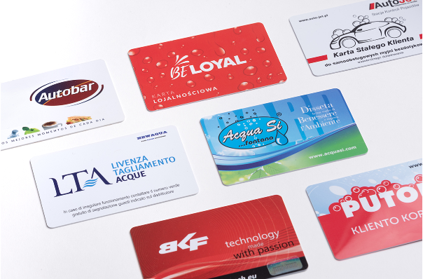 Cartes de fidélité variées dont Carte Mifare 1K pour système de fidélité WORLDKEY- Lot de 200, pour station de lavage auto professionnel.