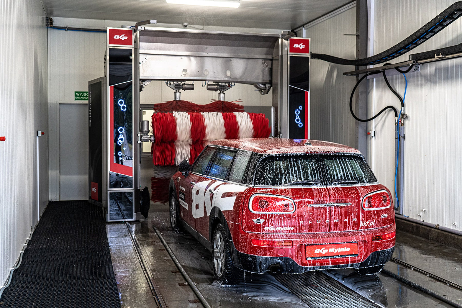 Portique de lavage à brosses — BKF Carwash
